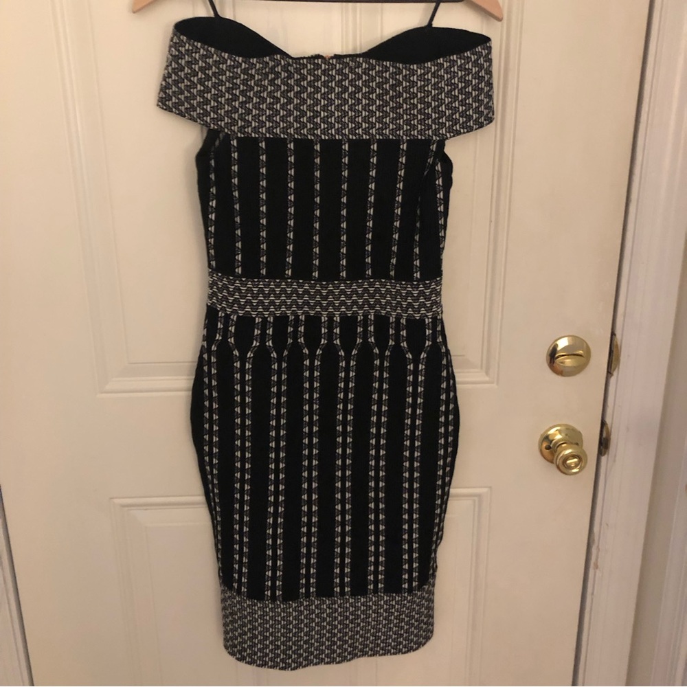 NWT Ted Baker Yolinii Bardot Off-the-Shoulders Bodycon Dress TB 1 - Picture 3 of 13
